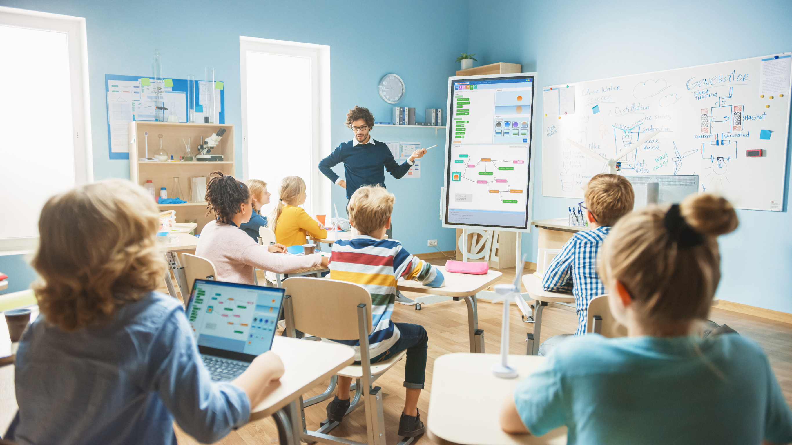 Dr. Jean Piaget presenting at a training session